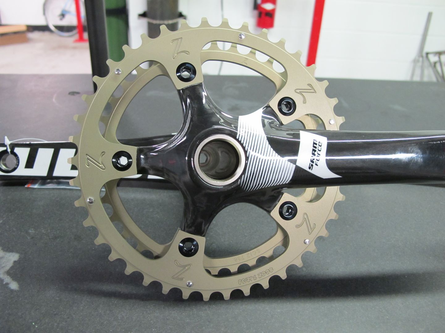 close ratio cyclocross chainrings with ramps and pins for excellent shifting performance