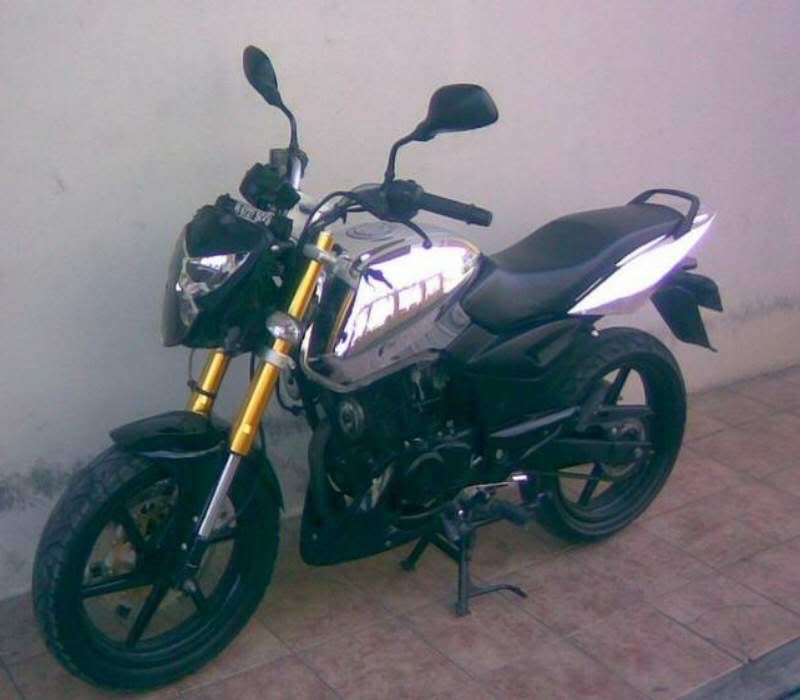 pulsar bikes stunts. Bajaj-pulsar-mtv-stunt-mania